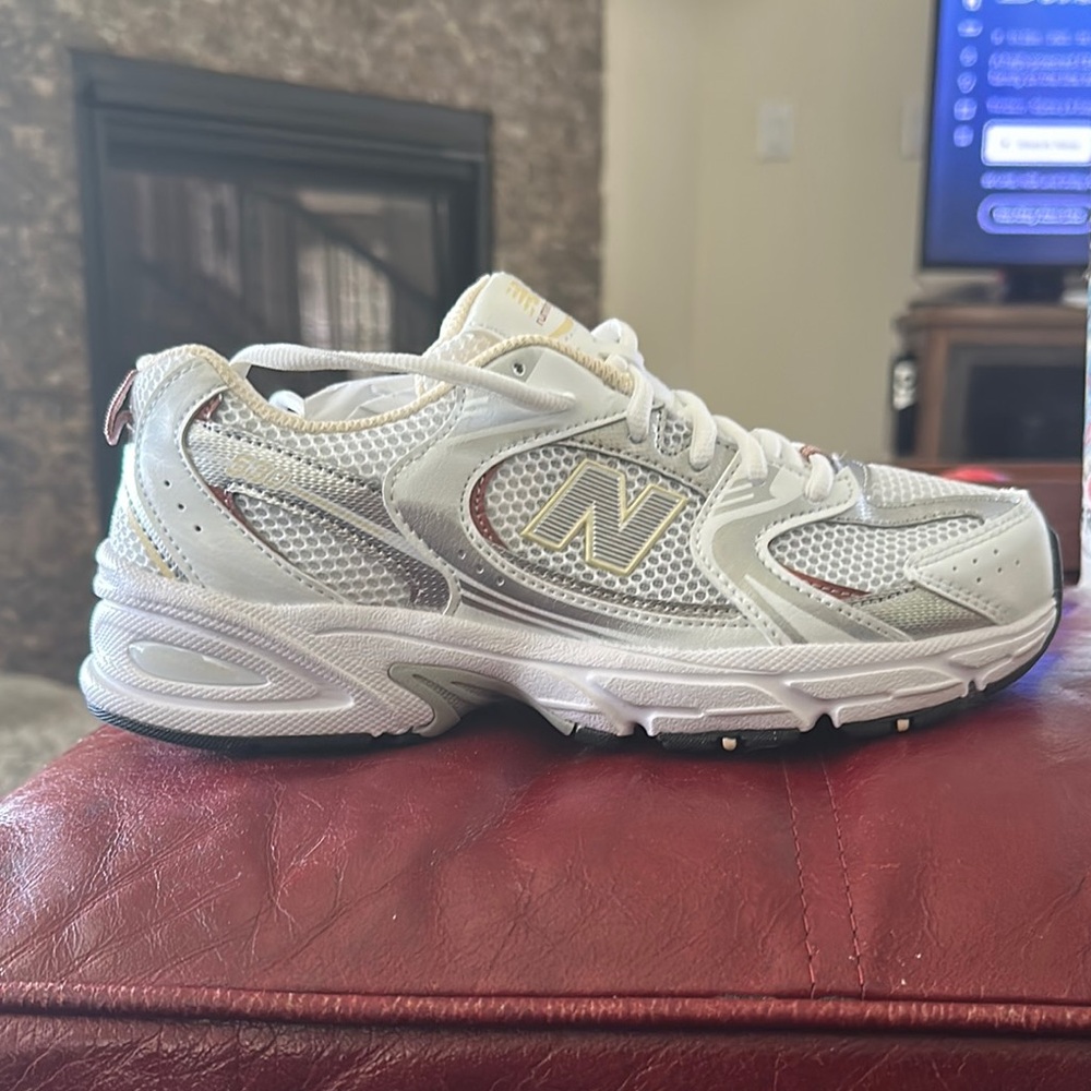 New Balance White, Silver & Beige Athletic Shoes:: NIB Kid’s 530 New Balance